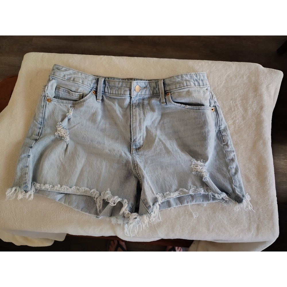 Universal Thread Light Wash High Rise Straight Leg Jeans Womens